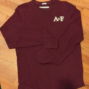 Abercrombie & Fitch Burgundy Crewneck Sweatshirt Size Large Runs Small